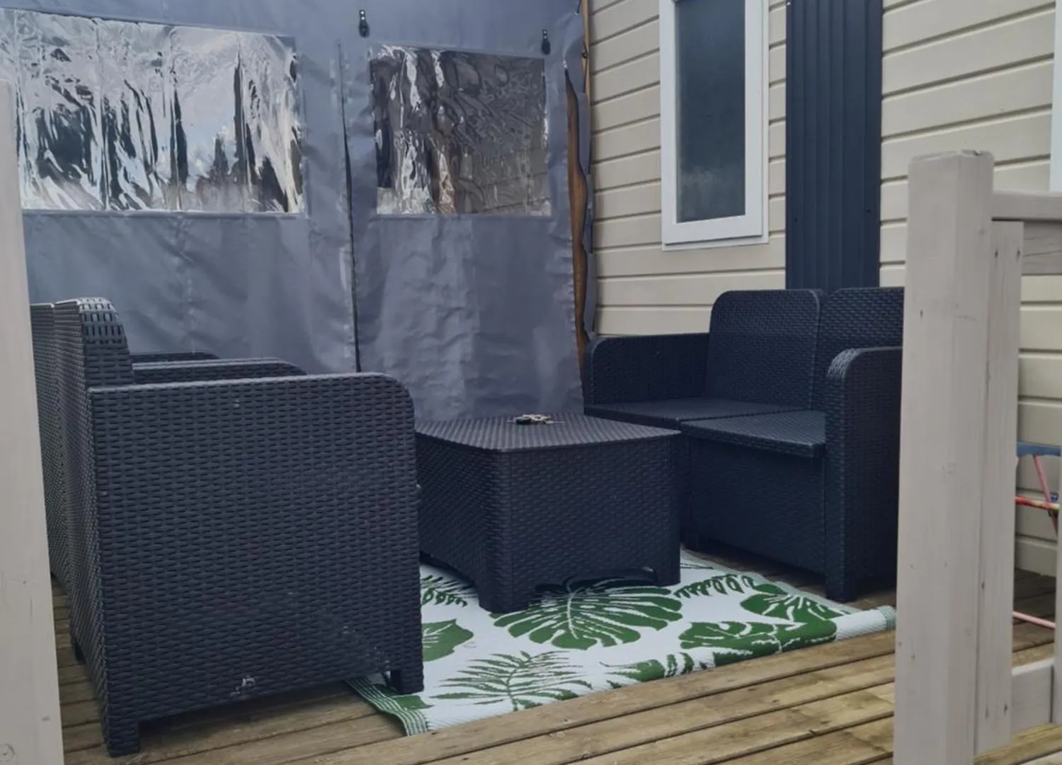 Campsite Mobil-Home En Camping Proche De La Mer Ambon